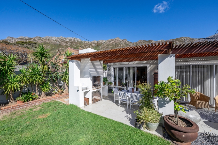 4 Bedroom Property for Sale in Gordons Bay Village Western Cape